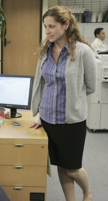 Pam Beasley Outfit, Pam The Office Aesthetic, Pam The Office Outfit, Pam Beesly Outfit, Outfit Bureau, The Office Outfits, Job Ideas For Women, Pam From The Office, Online Job Ideas