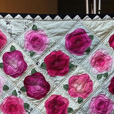 mczhanson | My latest finish! I was interested in trying out raw edge appliqué, so I took a class at The Old Country Store to do a pattern called... | Instagram French Roses Quilt Pattern, French Roses Quilt Pattern Free, French Rose Quilt Tutorial Free Pattern, Pink Floral Quilt, Fabric Scrapes, French Roses Quilt, Rose Quilt Pattern, Old Love Letters, Rose Quilts