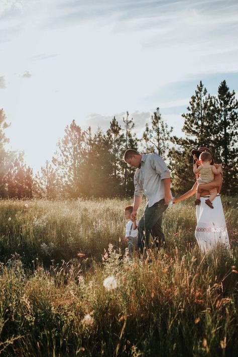 Our (DIY) Family Photos — Jessie Martin Taking Family Photos Photography Tips, Diy Outdoor Family Photos, How To Take Your Own Family Photos, Taking Your Own Family Pictures, Family Photos Of 3, Diy Family Photoshoot, Family Of 4 Photos, Diy Family Photos, Fall Photoshoot Family