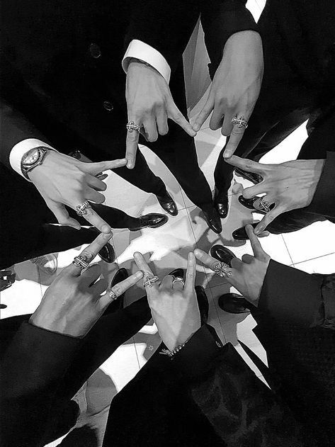 Nct Core, Dream Dark, Dream Song, Wayv Ten, Yo Dream, Nct Icons, Black Picture, Aesthetic Boy, Black And White Aesthetic