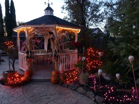 Halloween Gazebo, Fall With Friends, Miss Halloween, Gazebo Decor, Haunted Library, Gilmore Girls Fall, Gazebo Decorations, Gazebo Ideas, Pumpkin Festival