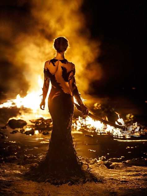 Motherland Chronicles - From the Ashes , 2013 Zhang Jingna, Fantasy Photography, Beltane, Shooting Photo, Throne Of Glass, Underwater Photography, Story Inspiration, A Fire, Writing Inspiration