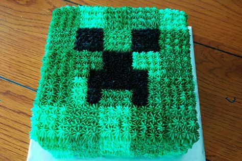 Minecraft Creeper all buttercream cake | BraBelBry | Flickr Diy Minecraft Cake, Cake Ideas Buttercream, Minecraft Cake Ideas, Cake Diy Easy, Pastel Minecraft, Creeper Cake, Diy Minecraft Birthday Party, Minecraft Birthday Cake, Easy Minecraft Cake