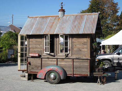 I just had to show you this rustic tiny house on wheels because it’s so unique. Well, it’s not really a house. It’s just a shed on wheels. But here’s a tiny house that has a… Foodtrucks Ideas, Rustic Shed, Rustic Tiny House, Tiny Camper, Building A Tiny House, Old Truck, Tiny House Movement, Chicken House, Tiny Spaces