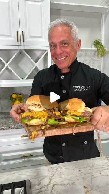 Geoffrey Zakarian on Instagram: "Allow me to introduce my SMASH burger cooked to perfection using my favorite nonstick grill topper! Juicy deliciousness packed with flavor in every bite 💥 Link in bio to shop my 12x12 Zakarian by Dash Grill Topper on SALE now @amazon 

#juicy #burger #cheeseburger #burgerlover #burgertime #monday #viral #foodie #foodporn #recipe #easyrecipe #grill #grillmaster #grillproducts #shop #giftguide #sale #forhim" Smash Burger Video, Smash Burger Recipe Videos, Smashed Burgers Recipe, Burgers On Grill, Grilled Hamburger Recipes, Grilled Burger Recipes, Smoked Burgers, Smash Burger Recipe, Geoffrey Zakarian