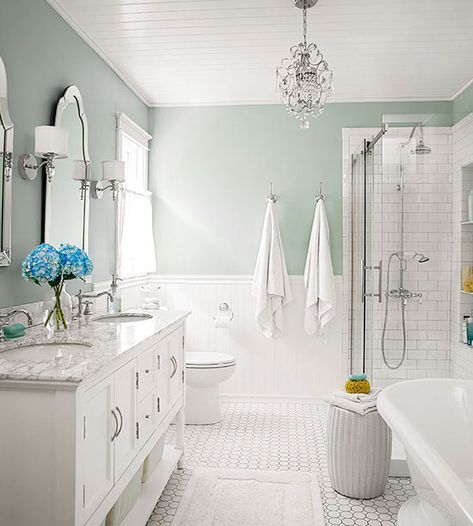 Subtle yet stunning is the name of the color combination in this bathroom. Makeover Kamar Mandi, Desain Pantry, Budget Bathroom Remodel, Bathroom Color Schemes, Cottage Bathroom, Bathroom Color, Bad Design, Budget Bathroom, Dream Bathrooms