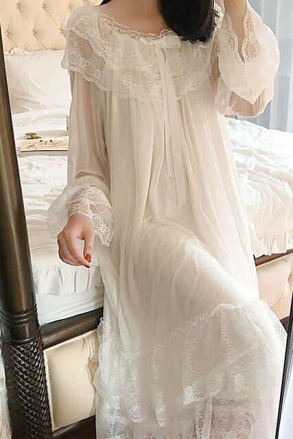 White Cotton Nightgown, Gown Aesthetic, Hospital Gowns, Victorian Nightgown, Pijamas Women, Night Gown Dress, Gown Pictures, Women Cotton Dress, Sleepwear Fashion