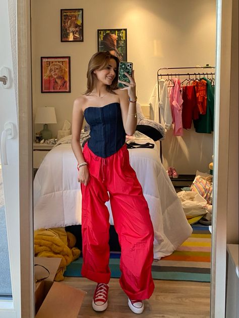 Corset And Parachute Pants Outfit, Red Parachute Pants Outfit, Red Pants Outfit Aesthetic, Red Cargo Pants Outfit, Doja Cat Concert Outfit, Red Parachute Pants, Low Rise Pants Outfit, Red Corset Outfit, Red Cargo Pants