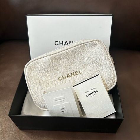 NWT CHANEL Beauty Pouch Make Up Bag 2023 + 2 Free Chanel Samples & Chanel Box Beauty Pouch, Make Up Pouch, Chanel Box, Bag Chanel, Chanel Beauty, Make Up Bag, Box Set, Chanel Bag, Cosmetic Bag