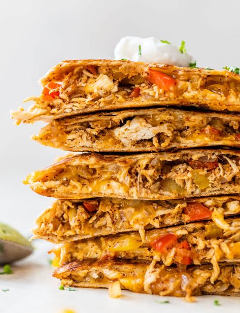 Chicken Quesadilla Recipe – WellPlated.com Poulet Tikka Masala, Quesadilla Recipes Easy, Braised Chicken Breast, Chicken Quesadilla Recipe, Buffalo Chicken Wraps, Chicken Tikka Masala Recipes, Quesadilla Recipe, Seasoned Chicken, Recipe Tin