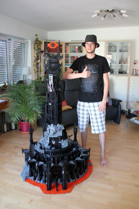 Barad Dur, Eye Of Sauron, Lego Film, Lego Sculptures, Construction Lego, Amazing Lego Creations, Lego Creative, Lego Castle, Lego Worlds