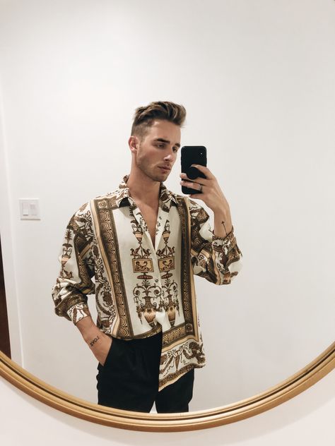 #guyswithtattoos #mensoutfits Men Gold Outfit, Male Model Photos, Oc Fashion, Eras Outfits, King Midas, Catherine Of Aragon, 2024 Outfits, Gold Outfit, Shirts Ideas