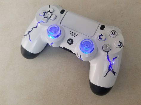 Cool Ps4 Controllers, Control Ps4, Ps4 Controller Custom, Ps4 Controller Skin, Custom Controller, Led Clothing, Handheld Video Games, Gamer Setup, Playstation Controller