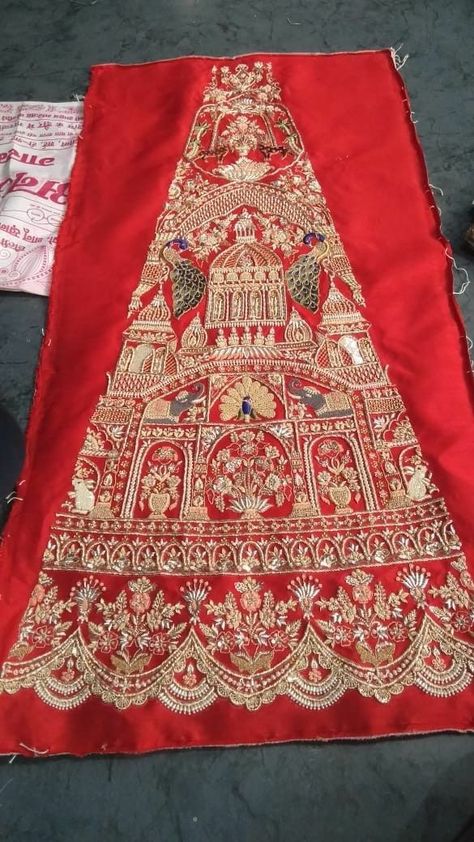 Khakha Designs Kali, Vastra Designer Surat Chaniya Choli, Lehenga Kali Design, Bridal Lehenga Design, Kali Embroidery Design, Kali Design, Lehenga Design, Embroidery Fashion Detail, Wedding Lehenga Designs