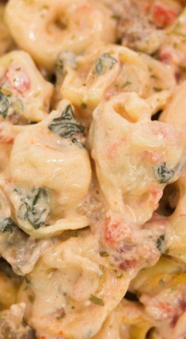 Tortellini With Sausage, Tomato Spinach Pasta, Cheese Tortellini Recipes, Homemade Meatballs Recipe, Cream Cheese Spinach, Sausage Crockpot, Spinach Tortellini, Soup Ideas, Tomato Spinach