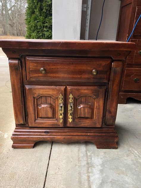 So, I picked up this VERY outdated nightstand awhile back. Finally getting around to working on it. My husband (the enabler) said it would look good in a farmhouse finish. So, I took his idea and ran with it.    Here it is...rather ugly! Oh, smelly as well. First things first, Mr. Clean to the rescue, and I washed this stinker down.    Next up, removing the hardware. I know I have said this before, but those gum containers are great for holding all the screws, even small hinges and kno… Night Stand Makeover, China Hutch Makeover, Chalk Paint Makeover, Nightstand Makeover, Farmhouse Nightstand, Mother Daughter Projects, Mr Clean, Old Wagons, Lamp Makeover