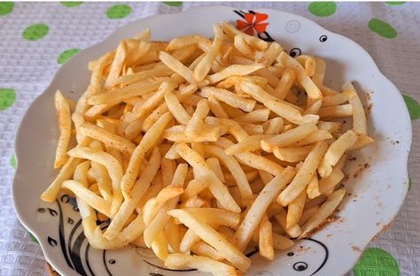 Chips French Fries How To Make Home Fries, How To Freeze French Fries, How To Make Chips At Home, How To Freeze Homemade French Fries, How To Make Frozen Fries Taste Better, How To Make Chips, Air Fryer Chips, French Fries At Home, Air Fryer French Fries