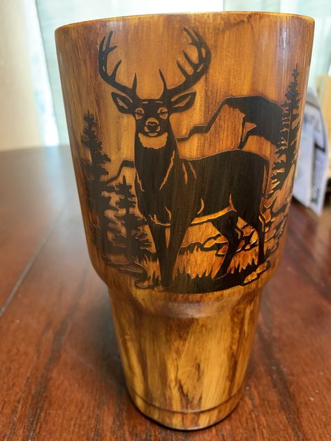 Deer Hunting Tumbler Ideas, Hunting Tumblers For Men, Wood Grain Tumbler For Men, Woodgrain Tumbler Ideas, Cup Ideas For Men, Hunting Tumbler Ideas, Men’s Tumbler Ideas, Tumbler Designs For Men, Scanncut Projects