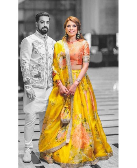 Indian Lengha, Yellow Floral Print Dress, Organza Bridal, Blouse Lehenga, Lehenga Choli Designs, Lehenga Choli For Women, Choli For Women, Lehenga Choli Wedding, Floral Lehenga