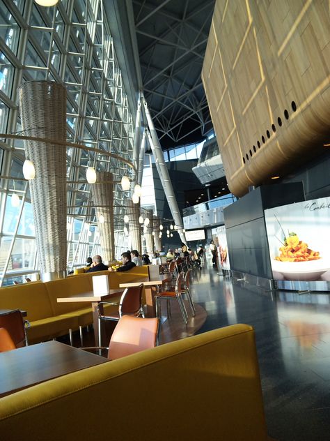 Geneva Airport Airport Architecture, Geneva Airport, Luxurious Travel, Life After College, Travel Benefits, Airport Aesthetic, Sydney Airport, Airport Photos, Heathrow Airport