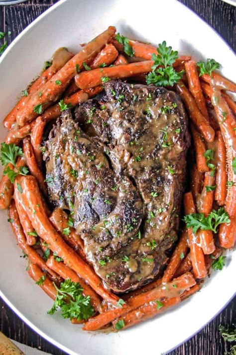 Chuck Roast In Oven, Tender Chuck Roast, Oven Pot Roast, Chuck Roast Recipes, Best Pot Roast, Carlsbad Cravings, Roast Beef Recipes, Good Roasts, Pot Roast Recipes