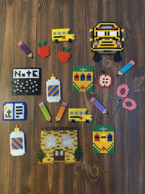 School Perler Beads, Perler Beads For Teachers, School Bus Perler Bead Pattern, Puller Beads Ideas, Perler Bead Teacher Gift, Teacher Perler Beads, Melty Bead Designs, Hamma Beads Ideas, 3d Perler Bead