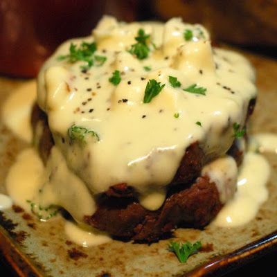 Gorgonzola Sauce, Beef Fillet, Beef Dinner, Beef Dishes, Steak Recipes, Main Dish Recipes, Grilling Recipes, Meat Recipes, Yummy Dinners