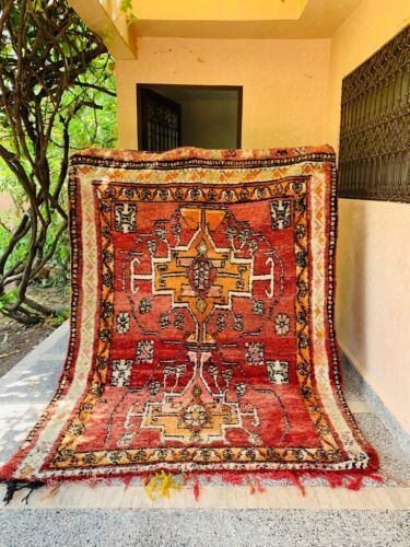 (eBay) Find many great new & used options and get the best deals for Moroccan vintage Rug, 6/8 feet Contemporary Berber Rug, Handmade Rug, Colorful at the best online prices at eBay! Free shipping for many products! Delve into the charm of vintage Moroccan rugs with this collection highlighting unique, aged designs that bring character and history to your space. From faded colors to intricate patterns, these rugs offer a touch of nostalgia and authenticity. Craftsman Interior Design, Moroccan Rug Living Room, Middle Eastern Rug, Boho Style Interior, Craftsman Interior, Colorful Moroccan Rugs, Recycled Rugs, Rug Moroccan, Inside Design