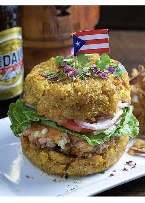 Puerto Rico Restaurants, Dominican Republic Food, Dominicano Recipes, Fancy Food Presentation, Recetas Puertorriqueñas, Puerto Rico Food, Puerto Rico Vacation, Spanish Restaurant, Food Truck Business