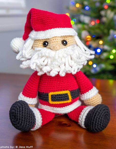 Jess Huff, Crocheted Santa, Amigurumi Santa, Christmas Crochet Patterns Free, Crochet Santa, Santa Patterns, Crochet Xmas, Santa Doll, Holiday Crochet