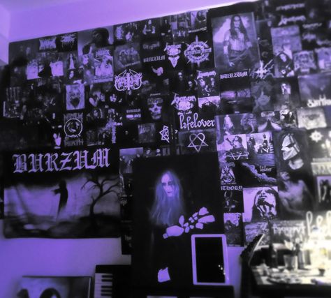 Scene Bedroom Emo, Metalhead Room Ideas, Black Metal Bedroom, Metalhead Room, Metal Room Decor, Poster Ideas For Room, Sandra Core, Goth Metalhead, Guy Rooms