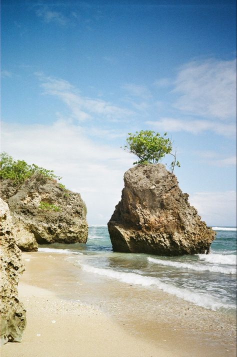 Rock formations in Bingin Beach Bingin Beach, Uluwatu Bali, Rock Formations, Bali