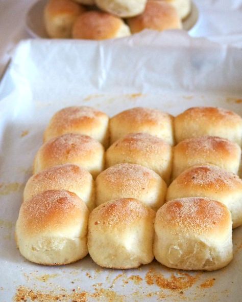 Pan de Sal Filipino Pandesal, Pinoy Bread, Philipino Food, Filipino Sweets, Recipe Bread Machine, Philippine Recipes, Pandesal Recipe, Filipino Bread, Pinoy Dessert