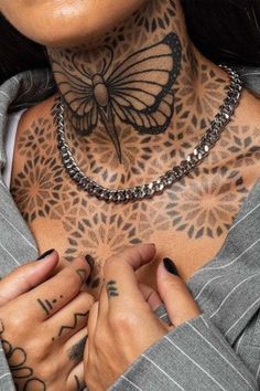 Blackout Neck Tattoo, Chest Neck Tattoo, Wicca Tattoo, Neck Tats, Full Neck Tattoos, Neck Tattoo Ideas, Stomach Tattoos Women, Throat Tattoo, Girl Arm Tattoos