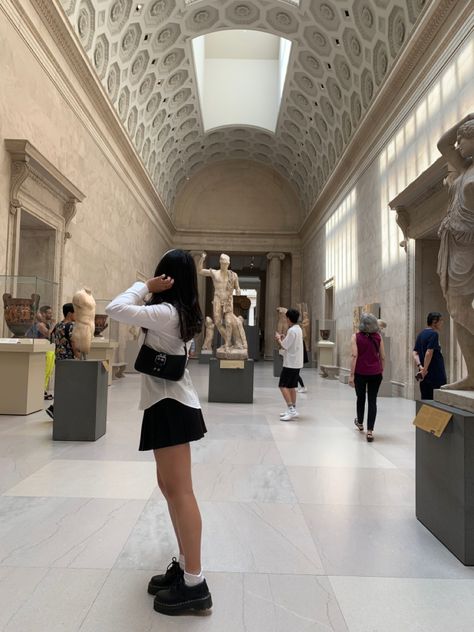 Met Museum Aesthetic, Museum Nyc, The Met Museum, Gossip Girl Aesthetic, Museum Aesthetic, Money Aesthetic, Old Money Aesthetic, Gossip Girl, Old Money