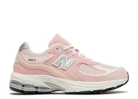 2002R Big Kid 'Pink Sand' - New Balance - GC2002SK - pink sand/quartz pink Pink Tennis Shoes Outfit, Dresses With Tennis Shoes, Pink Tennis Shoes, Pretty Sneakers, Shoes For School, New Balance 2002r, Tennis Shoes Outfit, Pretty Shoes Sneakers, Flight Club