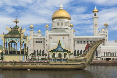 Explore Brunei Darussalam holidays and discover the best time and places to visit. List Of Countries, My Prince Charming, Beneath The Surface, Brunei Darussalam, Lonely Planet, Countries Of The World, Present Day, Kuala Lumpur, Brunei