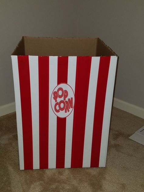 DIY Giant popcorn box and other movie themed party decorations! Popcorn Theme, Cinema Party, Thanksgiving Games For Kids, Movie Night Birthday Party, Halloween 11, Movie Birthday Party, Movie Themed Party, Circus Theme Party, Popcorn Party