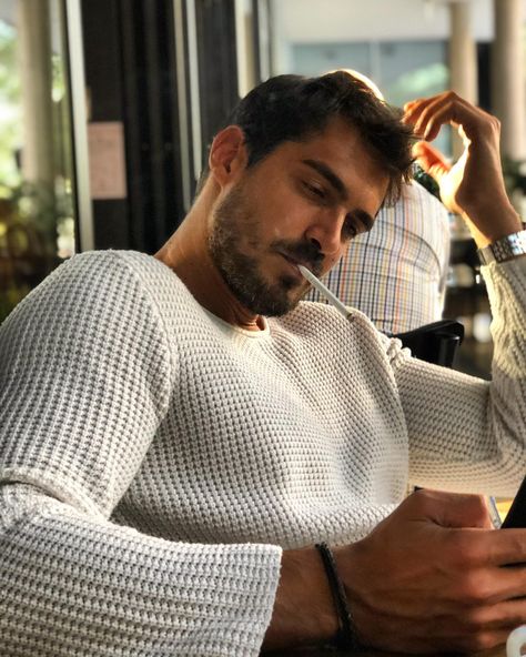 Dusan Susnjar, Classe Harry Potter, Handsome Italian Men, Camorra Chronicles, Character Inspiration Male, Cora Reilly, Italian Men, Mens Haircuts Short, The Perfect Guy