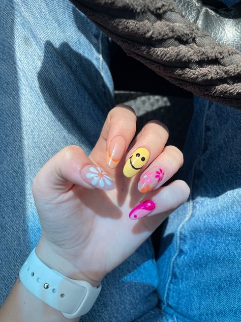 bright flower smile nails pink orange Yellow Nails Smiley Face, Hot Pink And Yellow Nails, Nails Smiley Face, Pink And Yellow Nails, Smile Nails, Nails Pink, Orange Nails, Yellow Nails, Bright Flowers