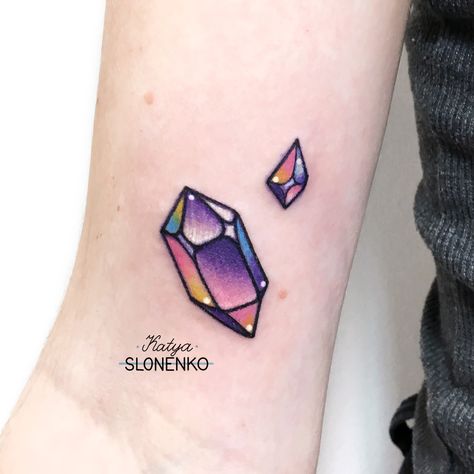 Small Crystal Tattoo, Kawaii Tattoos, Popular Tattoo Designs, Tiny Flower Tattoos, Stone Tattoo, Gem Tattoo, Jewel Tattoo, Crystal Tattoo, Chinese Dragon Tattoos