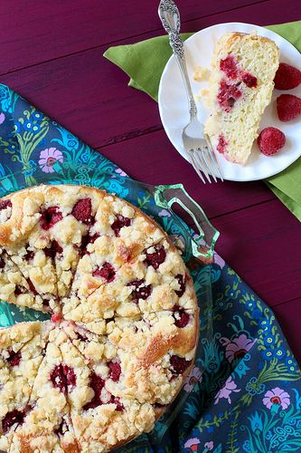 Raspberry Sour Cream Coffee Cake Breakfast Carbs, Fruit Bars, Sour Cream Coffee Cake, Raspberry Recipes, Breakfast Pastries, Coffee Cakes, Piece Of Cake, Yummy Desserts, Breakfast Breads