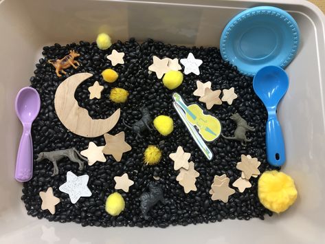 Day And Night Sensory Bin, Sun And Moon Activities, Creation Preschool, Cat Fiddle, Feelings Activities Preschool, Speech Therapy Activities Articulation, Nursery Rhymes Toddlers, Cow And Moon, Rhyming Preschool