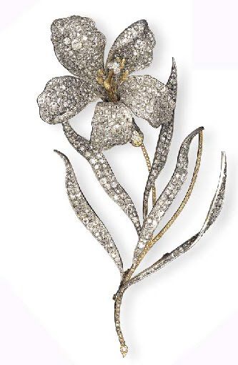 A SPECTACULAR ANTIQUE DIAMOND FLOWER BROOCH Diamond Flower Brooch, Bijoux Art Nouveau, Antique Engagement Ring, Floral Spray, Diamond Brooch, Antique Engagement Rings, Diamond Flower, Floral Jewellery, Antique Diamond