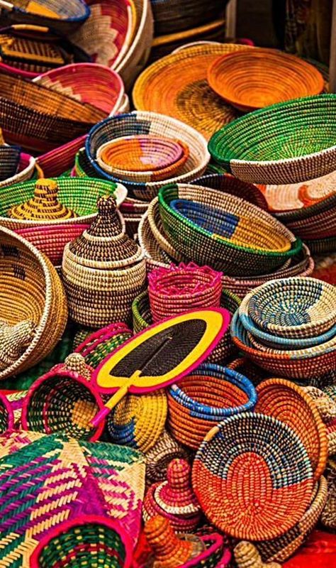 Ghana Culture, September Mood, Colombian Culture, Colombian Art, Don Pedro, Colorful Baskets, Hispanic Culture, African Market, African Culture