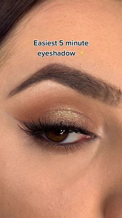 eyemakeup Eye Makeup Simple Natural, Eye Makeup Easy, Natural Eyeshadow, Simple Eye Makeup, Eyeshadow Eyeliner, Eyeshadow Tutorial, Drugstore Makeup, All About Eyes, Makeup Lover