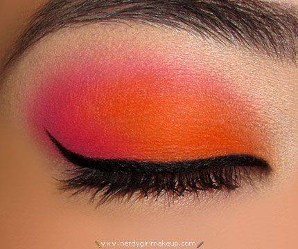 bright orange & punk eye makeup Punk Eye Makeup, Orange Eye Shadow, Eye Makeup Gold, Eye Makeup Orange, Eye Makeup Bright, Makeup Orange, Makeup Bronze, Makeup Gold, Orange Eyes