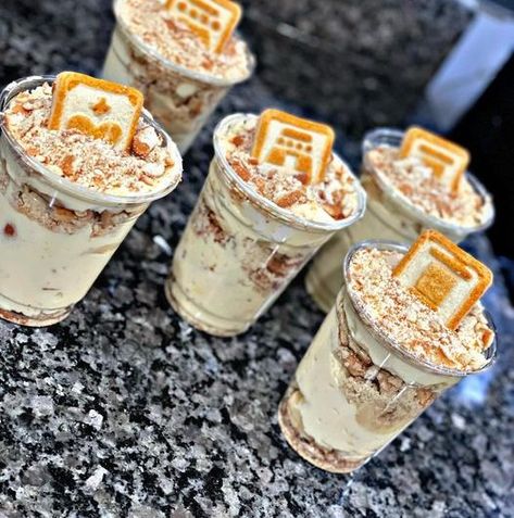 Banana Pudding Cups! Banana Pudding Cups, Pudding Cup Recipes, Cool Whip Desserts, Cheese Pudding, Condensed Milk Cookies, Banana Cream Pudding, Sweet Condensed Milk, Pudding Flavors, Creamy Pudding