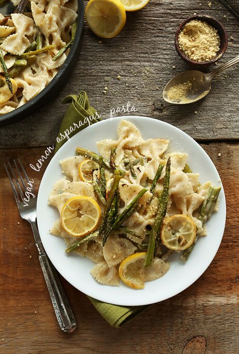 Dairy Free White Sauce, Clean Eating Pasta, Lemon Asparagus Pasta, Vegan Gourmet, Resep Pasta, Lemon Asparagus, Asparagus Pasta, Minimalist Baker, Vegan Pasta Recipes