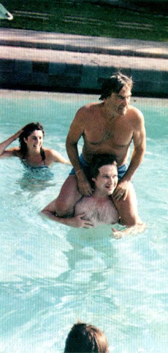 whoniverse:  squishie:  Colin Baker and Patrick Troughton in the pool. (yeah, I dunno either…) Do Me A Favour, Patrick Troughton, Doctor Who Cast, Colin Baker, Classic Doctor Who, Alex Kingston, Bbc Tv Series, Second Doctor, Playing Doctor